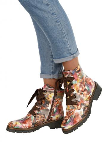 Сапожки на шнуровке