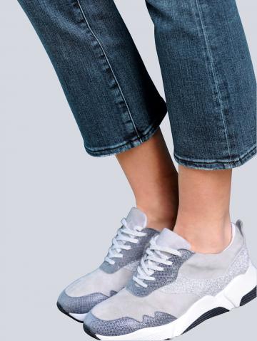 Короткие джинсы