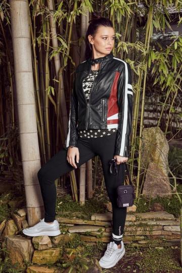 Короткая куртка