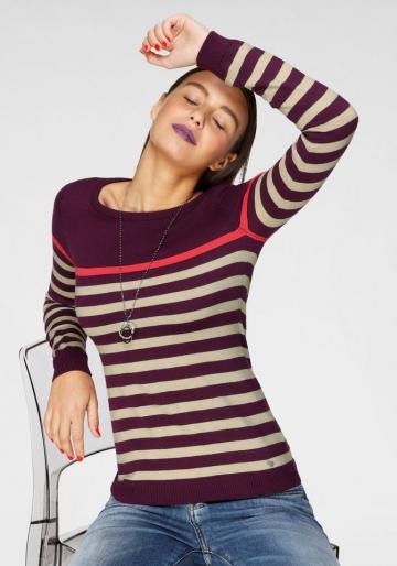 Вязаный пуловер