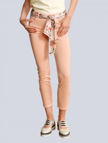 Короткие джинсы