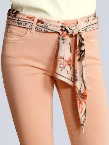 Короткие джинсы