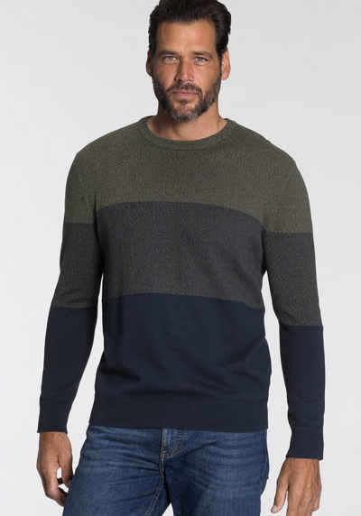 Вязаный пуловер Вязаный пуловер