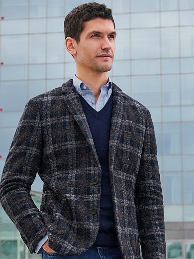 Пуловер с вырезом V