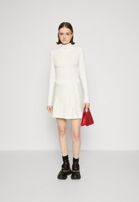 Пуловер Пуловер