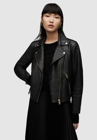 Байкерская куртка