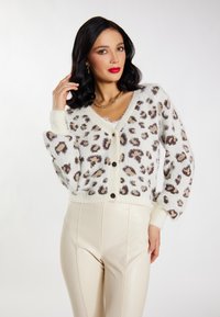 Жаккардовая вязаная кофта