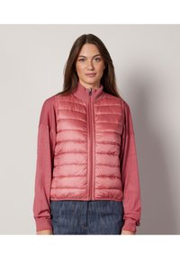 Пуховой жилет