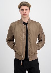 Куртка бомбер