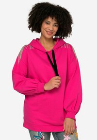 Пуловер с капюшоном