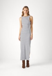 Пляжное платье