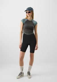 Леггинсы Леггинсы