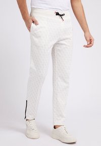 Спортивные штаны