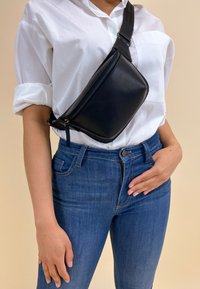 Сумка на пояс Сумка на пояс