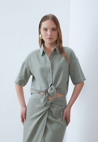 Блузка Блузка