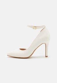 Туфли с ремешком Туфли с ремешком