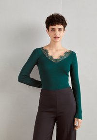 Пуловер Пуловер