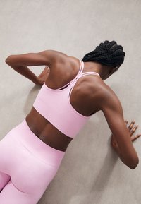 Бюстгальтер без косточек