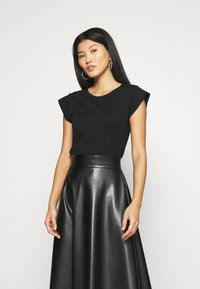 Футболка Футболка