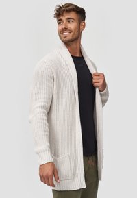 Вязаная кофта Вязаная кофта