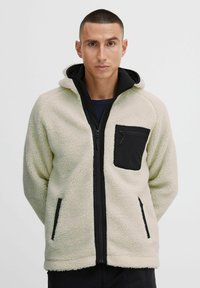 Флисовая куртка Флисовая куртка