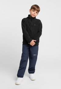 Спортивная куртка