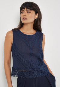 Кружевная блузка