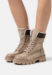 Широкие сапоги Широкие сапоги