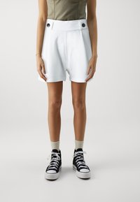 Шорты Шорты