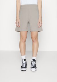 Шорты Шорты