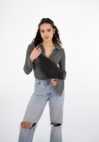 Сумка на пояс Сумка на пояс