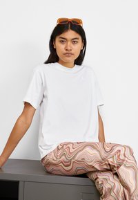 Футболка Футболка