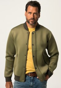 Куртка бомбер