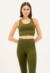 Спортивный бюстгальтер