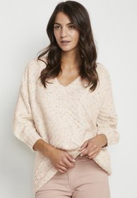 Пуловер с рукавом три четверти