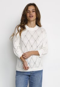 Пуловер с рукавом три четверти