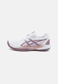 Кроссовки для зала