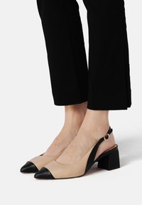 Туфли слинги