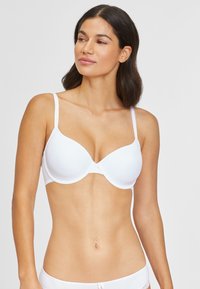 Бюстгальтер Бюстгальтер