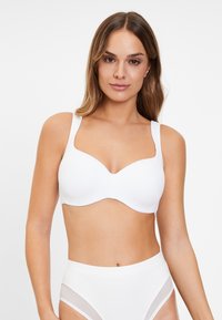 Бюстгальтер Бюстгальтер