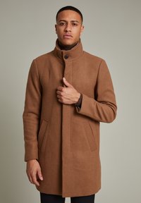 Короткое пальто Короткое пальто