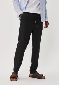 Льняные брюки