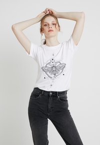 Футболка Футболка