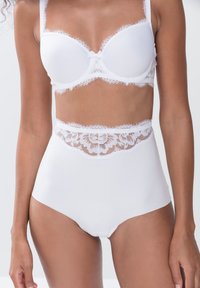 Корректирующее белье