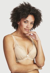 Бюстгальтер