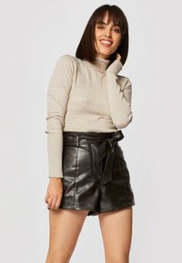 Пуловер Пуловер