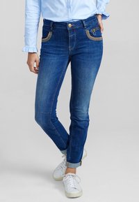 Узкие джинсы Узкие джинсы