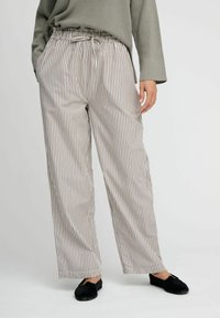 Широкие брюки Широкие брюки