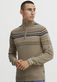 Пуловер Пуловер