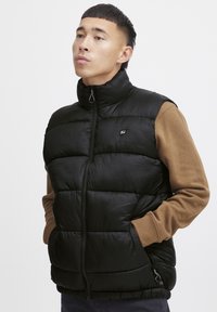 Жилет Жилет